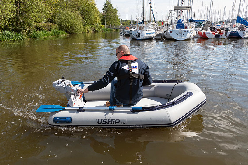 Le nouveau Torqeedo Travel 1103CS en action sur l'annexe Uship 230